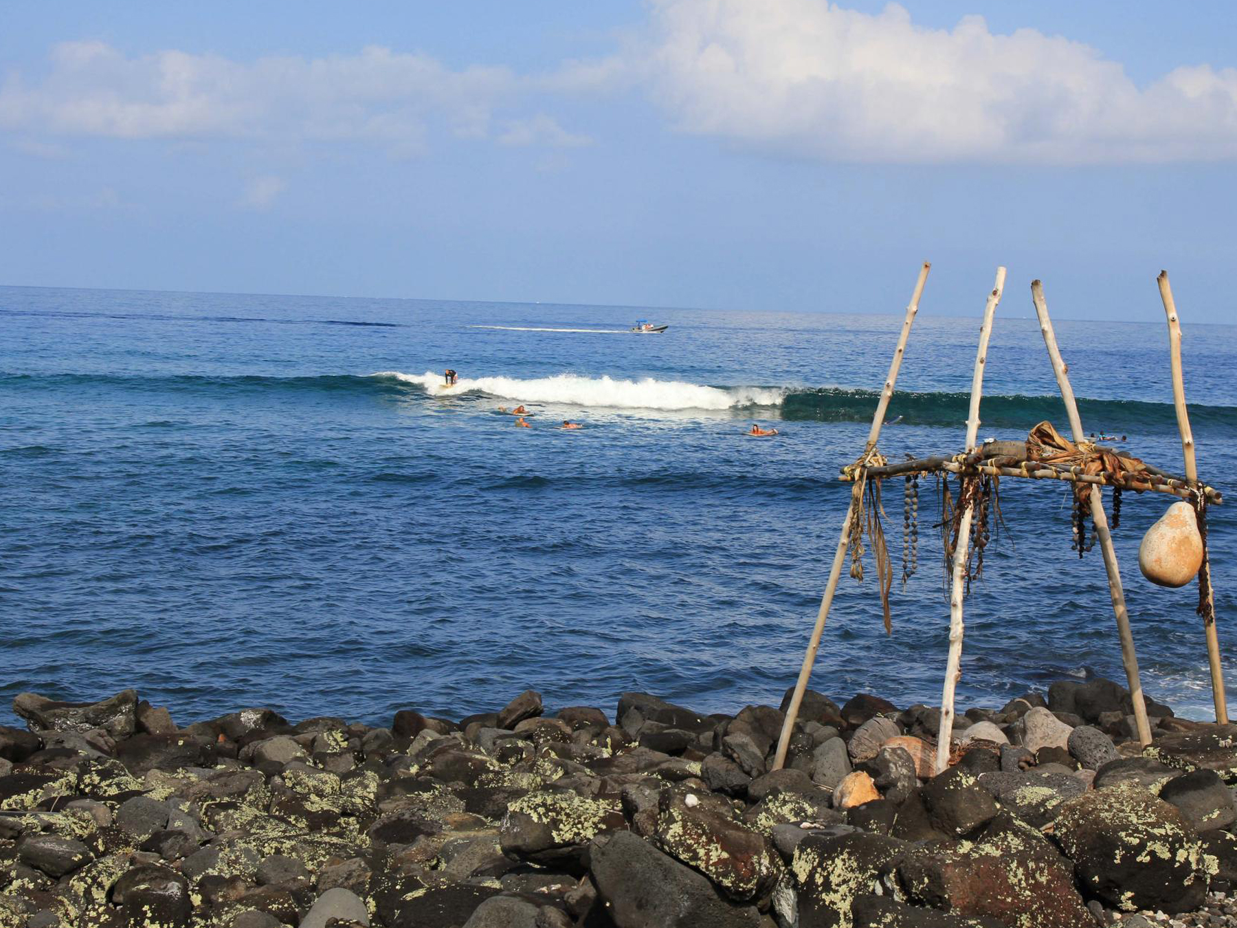 Kahaluu surf break